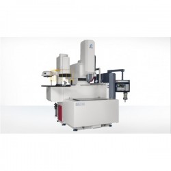 Makino EDNC 8 – Masina de electroeroziune cu electrod solid