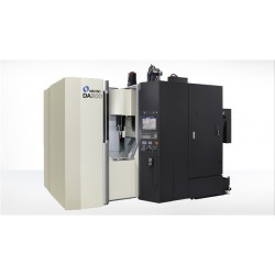 Centru de prelucrare vertical cu 5 axe - Makino DA 300 VMC